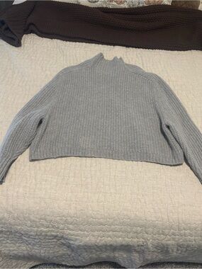 Madewell Light Gray Ribbed Mock Neck Cropped Sweater
